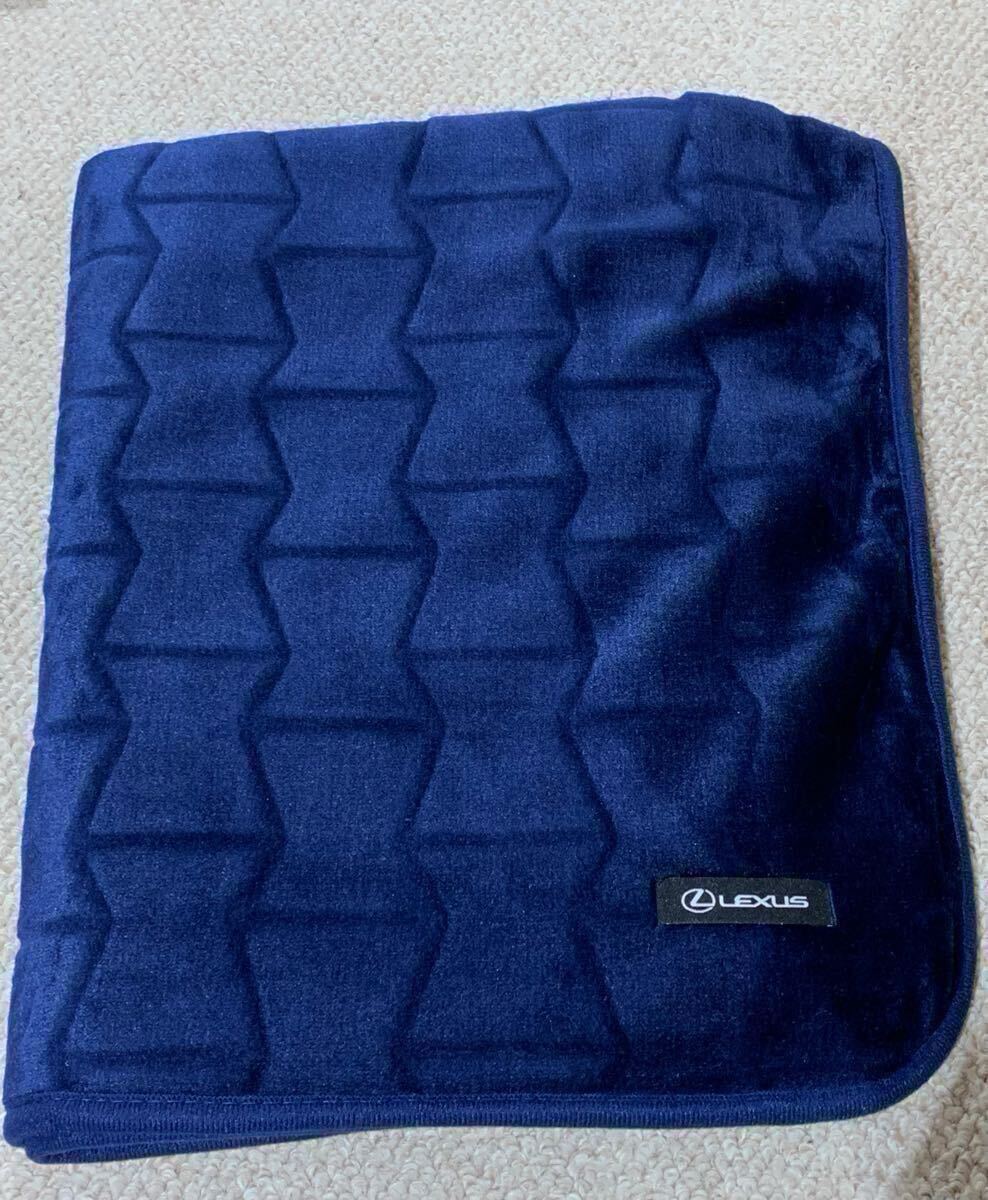 レクサス 純正 ブランケット(エンボス) スピンドルグリル柄 非売品 希少品_画像2