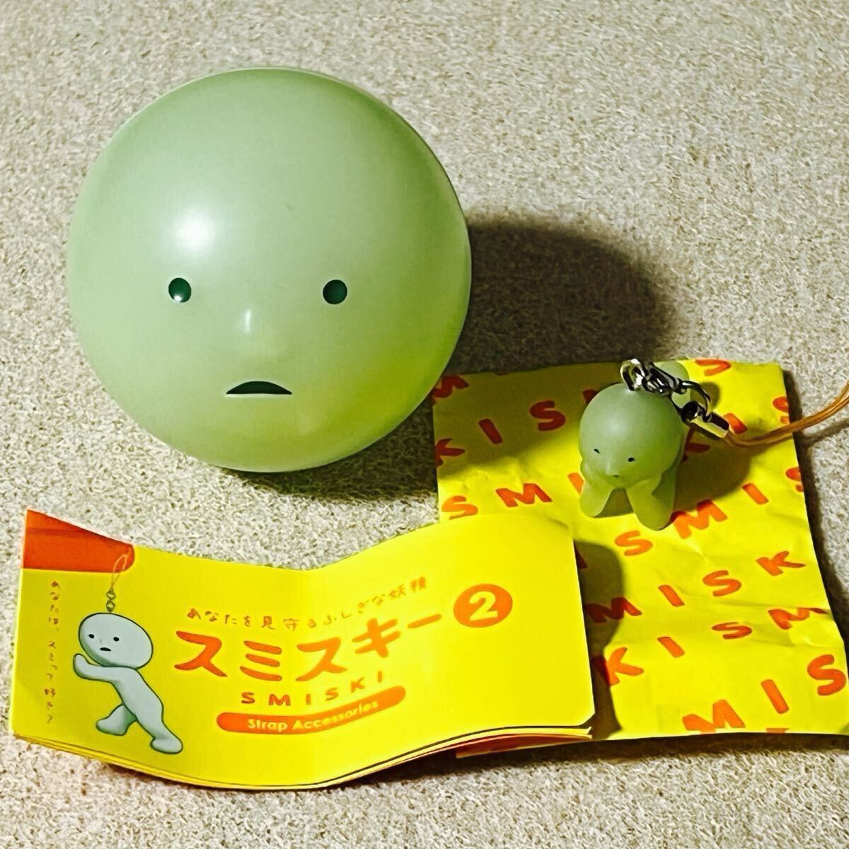 未使用 カプセル付き スミスキー2 ストラップ アクセサリー ボーットスキー スミスキー 発光 フィギュア ガチャ SMISKI_画像1