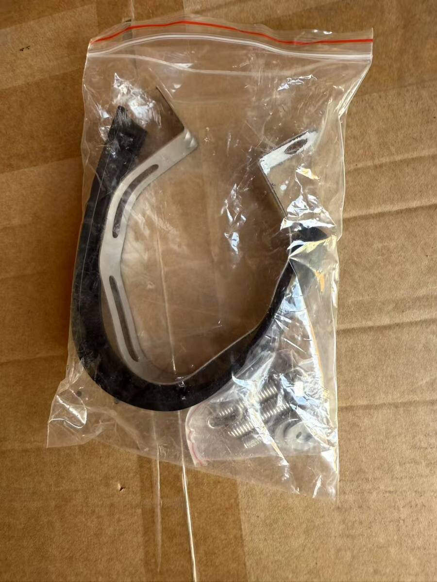 【未使用品】スリップオンマフラー バイクサイレンサー 汎用 38mm 51mm 消音器付き 全長 37CM(チタン焼き)_画像10