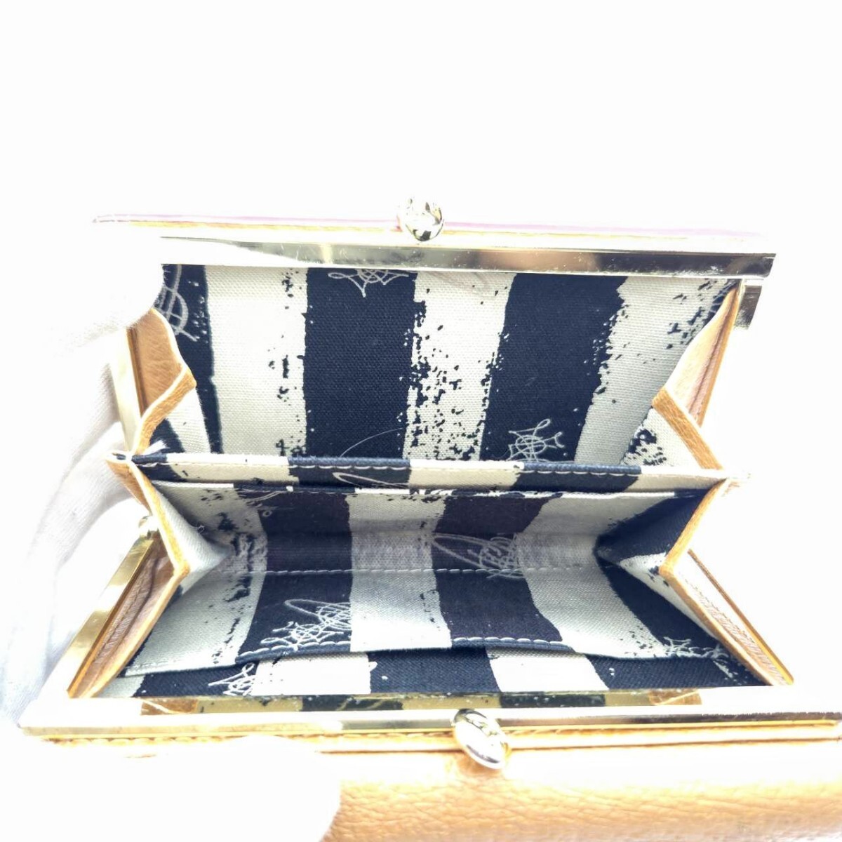 Vivienne Westwood 3. складывать кошелек камыш . телячья кожа Camel Vivienne Westwood память B5-53