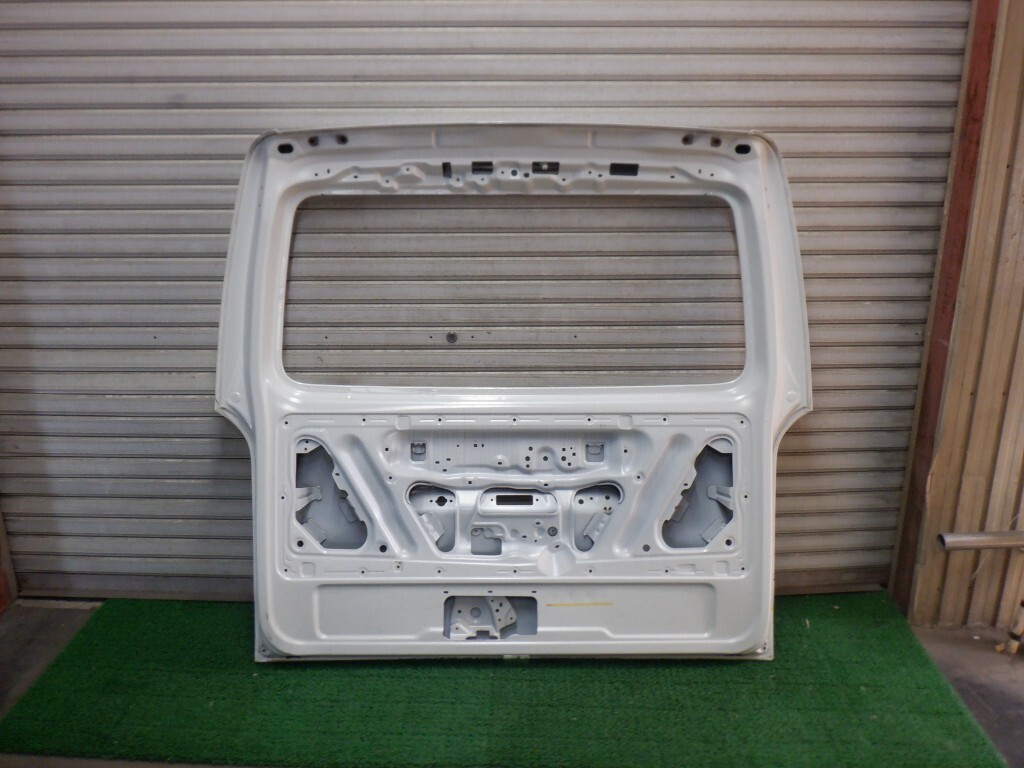 ハイエース　200系　　標準ボディ　バックドア　リアゲート　スーパーGL パールホワイト　200 SGL (A4059)_画像10