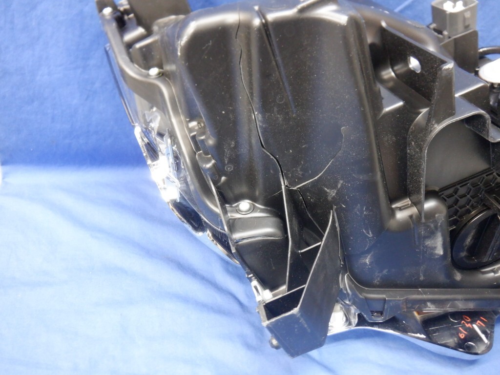 スペーシアカスタム　MK54S/MK94S　左ヘッドライト　LED　100-593DN ジャンク品　　 (Z4069)_画像9