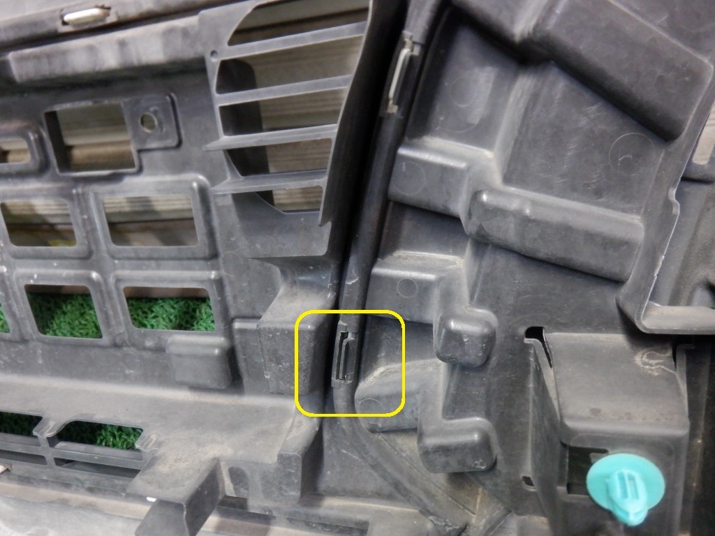 スペーシアカスタム　MK42S　後期　フロントバンパー　ロアグリル 71711-65R5　71771-65R5 (A4153)_画像8