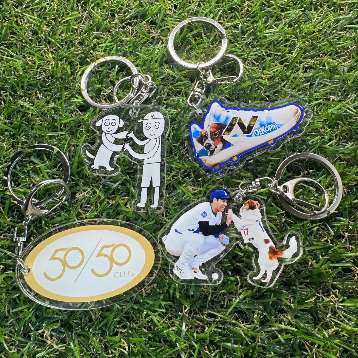 非売品 ドジャース 大谷翔平 デコピン 始球式 スパイク マエケン画伯 50/50CLUB サインプリントキーホルダー 4種類セット の画像1