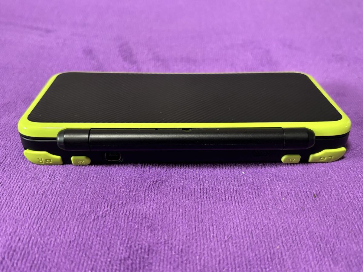 Newニンテンドー2DS LL 本体 JAN-001 ブラック×ライム ニンテンドー3DS Nintendo 任天堂 ゲーム 美品 _画像3