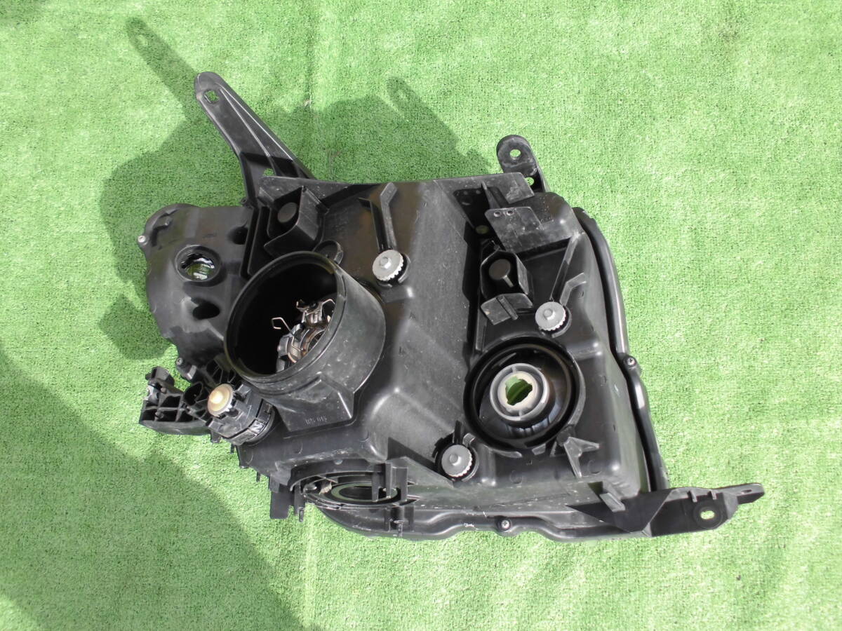 V93W V98W Pajero левая передняя фара HID Koito 100-67016