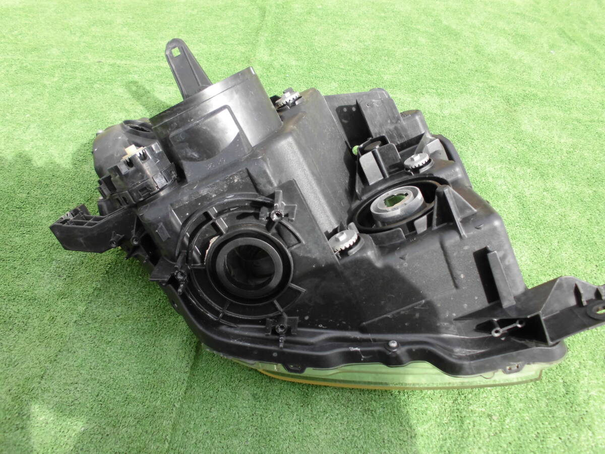 V93W V98W Pajero левая передняя фара HID Koito 100-67016