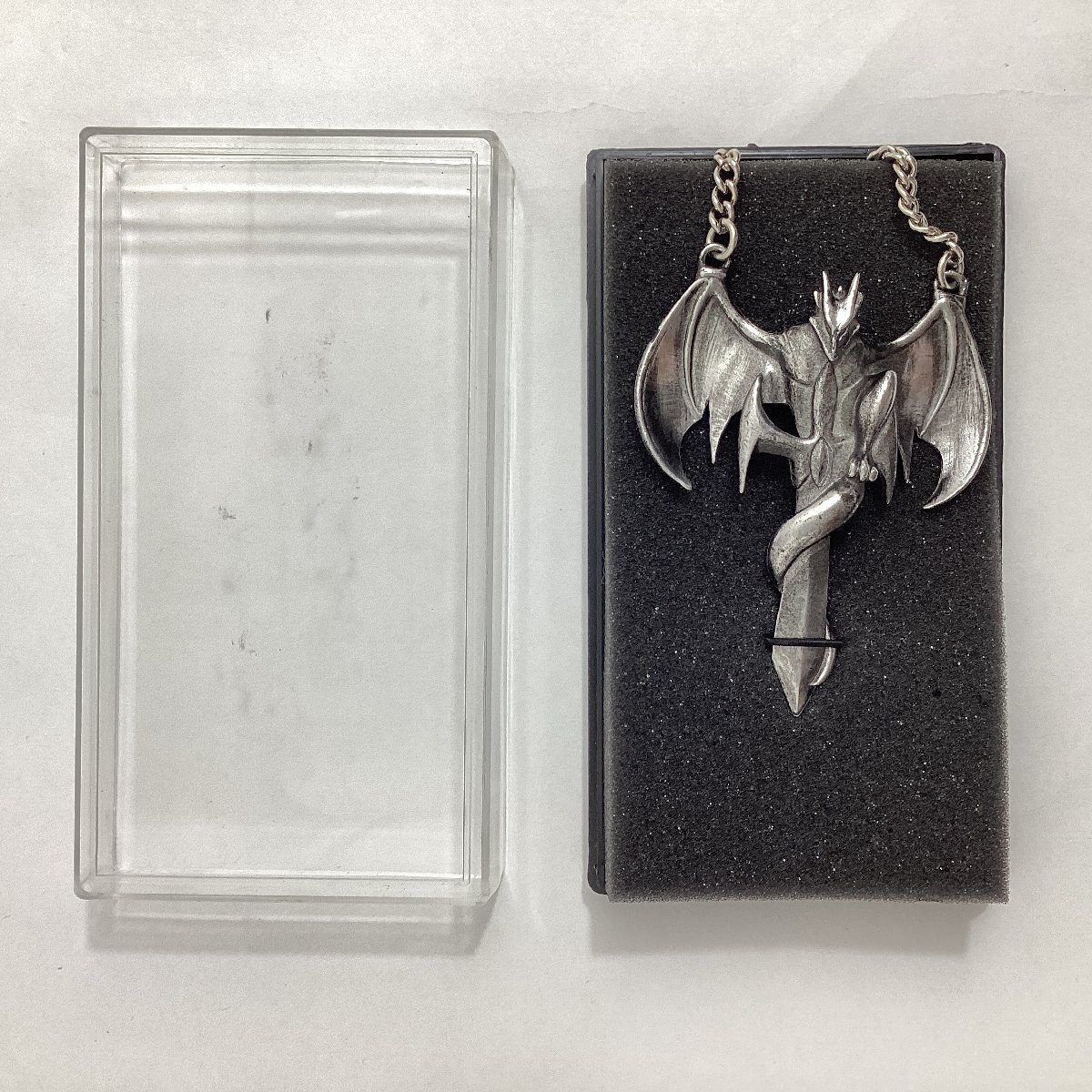 魔術士オーフェン　牙の塔・紋章　ペンダント　ムービック 角川書店　ドラゴンの紋章_画像2