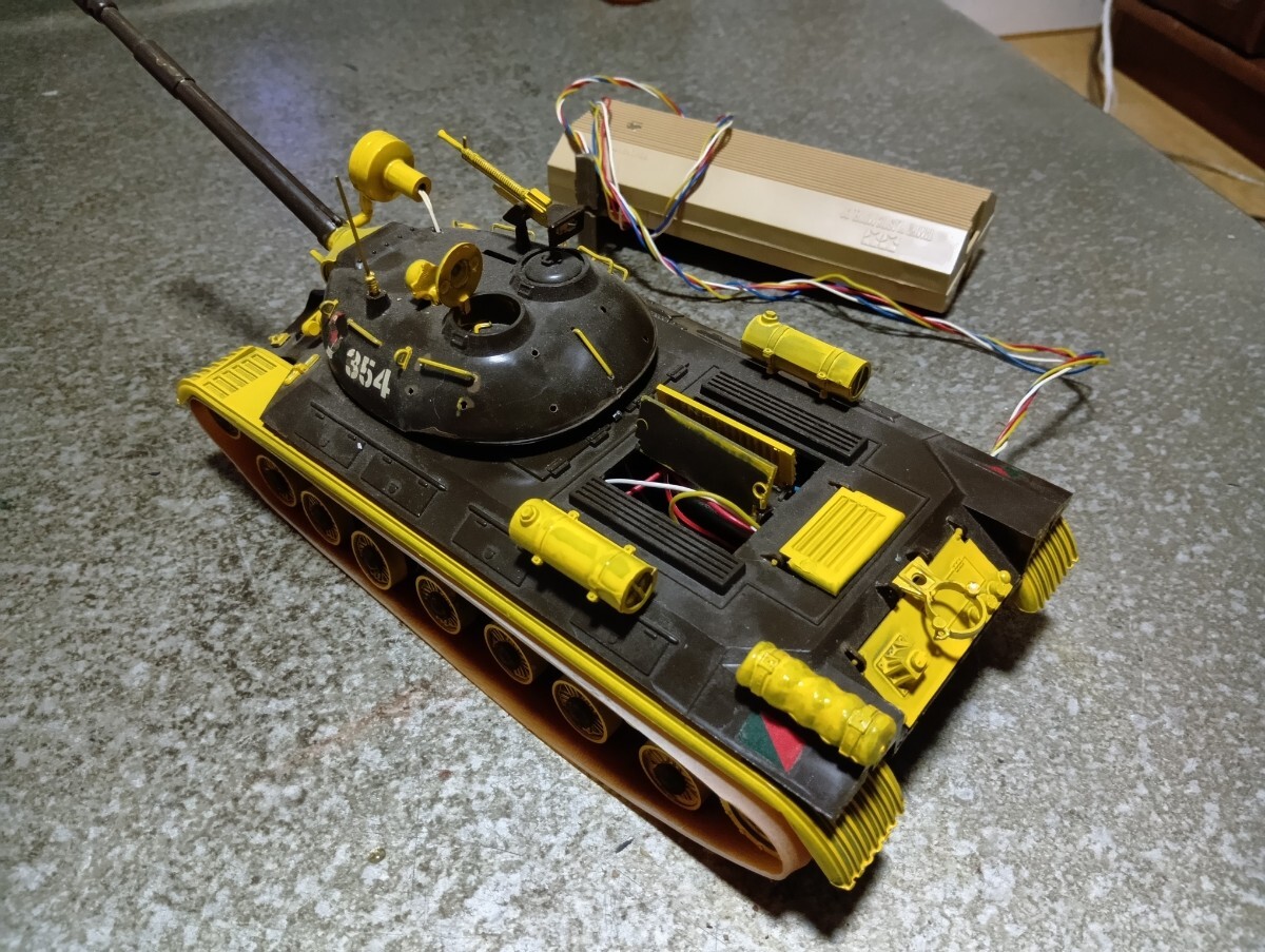 タミヤ1/35 スターリン リモコン改造サーチライト点灯_画像3