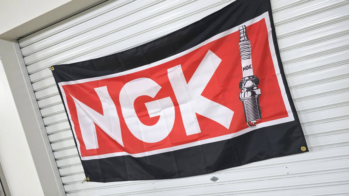  NGKスパークプラグ フラッグ タペストリー P628 バナー バイクガレージ装飾 世田谷ベース オートバイ ウォールステッカー 看板 点火プラグ_画像9