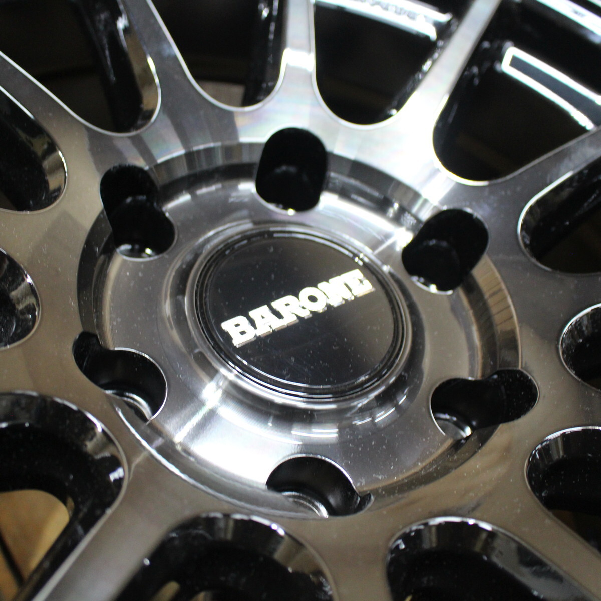 200系 ハイエース オーバーフェンダーサイズ 18インチ 9J+25 ファブレス LVC-12 ワイド 225/45R18 新品 タイヤ ホイール 4本SET_画像5