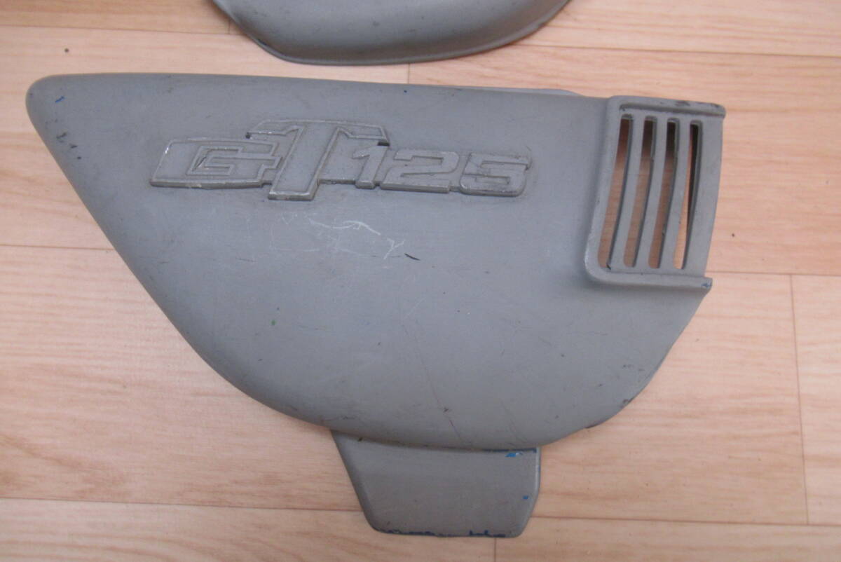 スズキ GT125 サイドカバーGT185 RG125 RG185 GT250 GT350 GT500 GT550 GT750_画像3