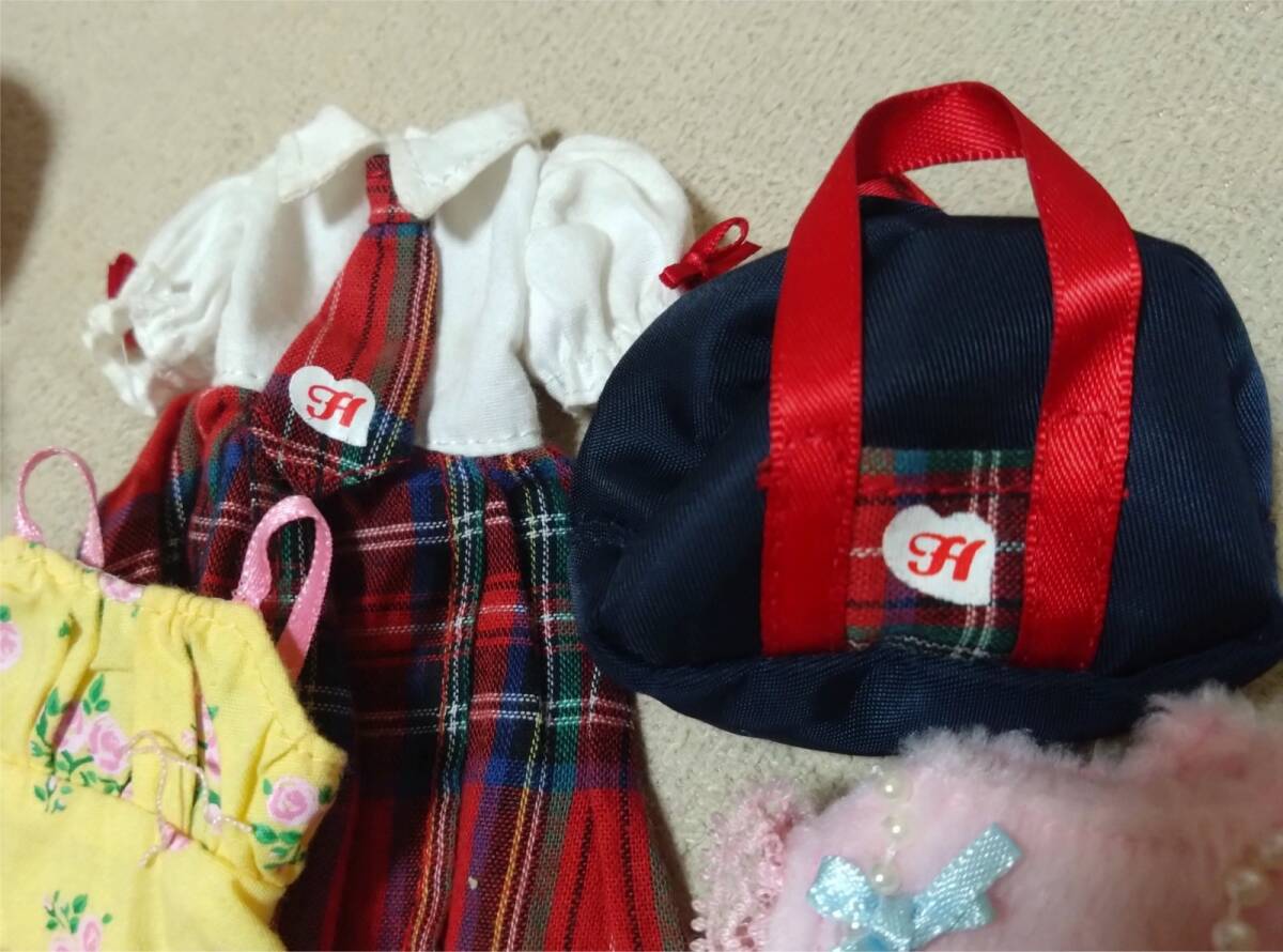 ▼リカちゃん ショートカット ドール 着せ替え人形 タカラトミー 自転車 洋服 靴 バッグ ミニスカート カバン 香山リカ 小学5年生 おうし座_画像5