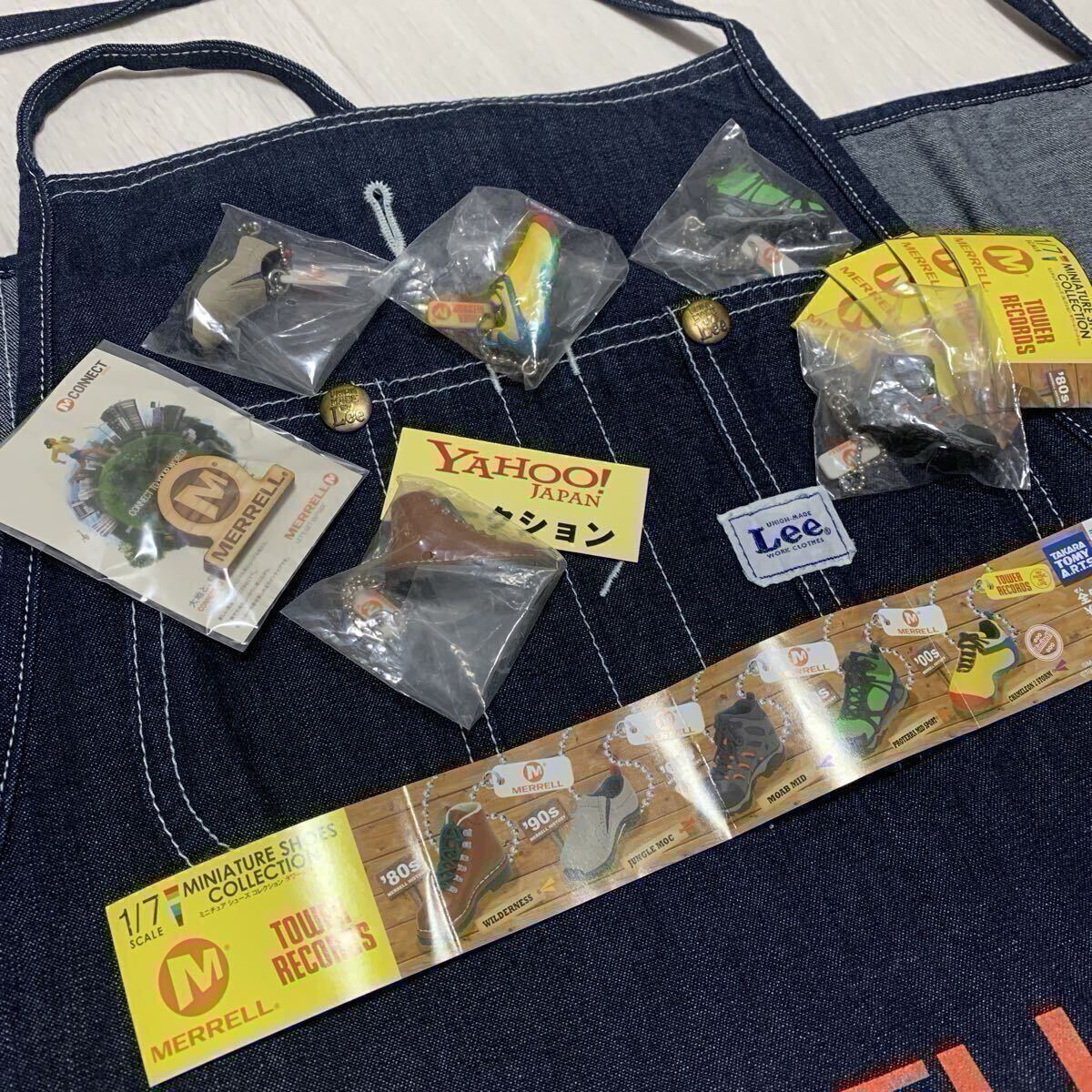 非売品 コラボ Lee MERRELL ワークエプロン タグ付★バンダナ★トートバッグ★ピンバッジ★靴 シューズ ガチャ★メレル★グッズ アウトドア_画像5