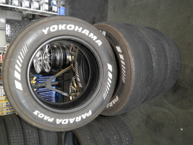 とりあえずお探し方どうぞ　215/65R16　ヨコハマ　パラダ　PA03　ハイエース　キャラバン　アルファード　4本セット　引取OK_画像1