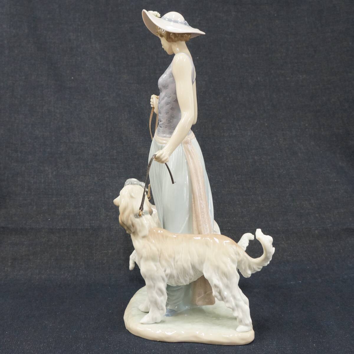 リヤドロ 『 優(yōu)雅な散歩のひととき 』 大型 高さ約39cm LLADRO フィギュリン HAND MADE IN SPAIN 西洋陶磁 陶磁器 アンティーク うぶ出し
