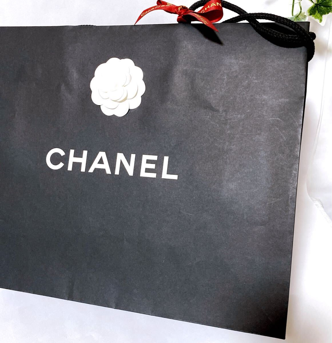 シャネル「CHANEL」ショッパー カメリア・カード付き (5079) 正規品 付属品 紙袋 ショップ袋 ブランド紙袋 ブラック バッグサイズ 大きめ _画像6