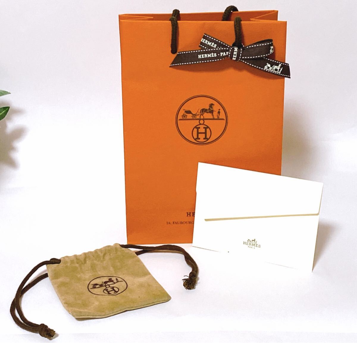 エルメス「HERMES」ショッパーと小物用保存袋 ミニ封筒付き (6126) 正規品 付属品 ブランド紙袋 ショップ袋 巾着袋 布製 旧型 折らずに配送_画像1