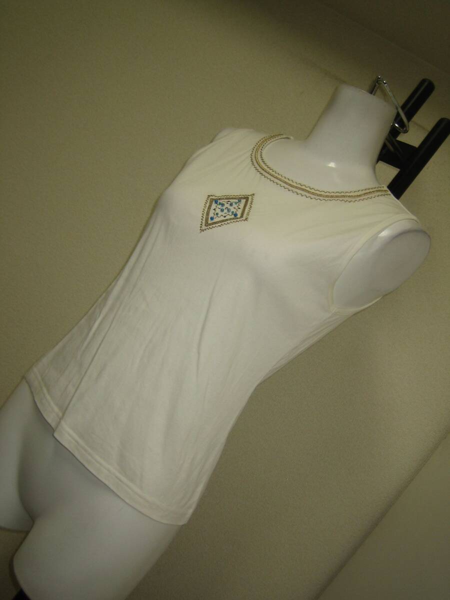 ☆☆Epurer　ラメ混合　ビーズ×ラインストーンモチーフ　アンサンブル_画像2