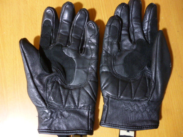 中古　　訳あり　マジックテープ不良　レザーグローブ 　黒　Ｌサイズ　グローブ デイトナ 手袋 ツーリング_画像3