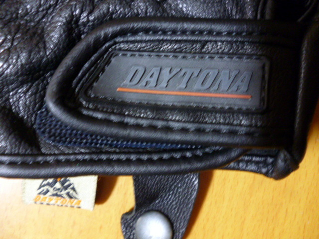 中古　　訳あり　マジックテープ不良　レザーグローブ 　黒　Ｌサイズ　グローブ デイトナ 手袋 ツーリング_画像2