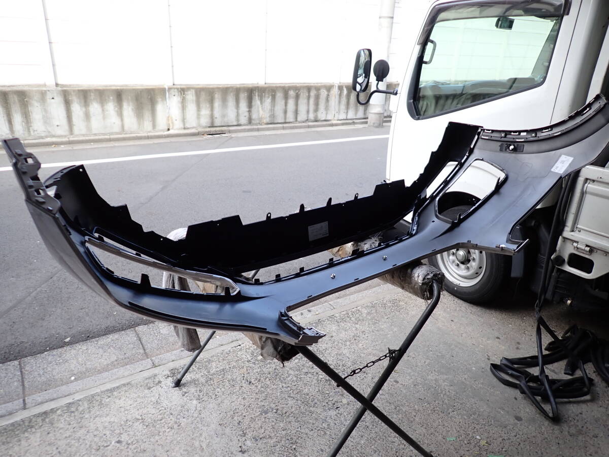 AT4429 ボルボ XC90 LB系 純正 フロントバンパー ベージュ 31690641 Volvo XC90 LB Series Genuine Front Bumper 31690641_画像5