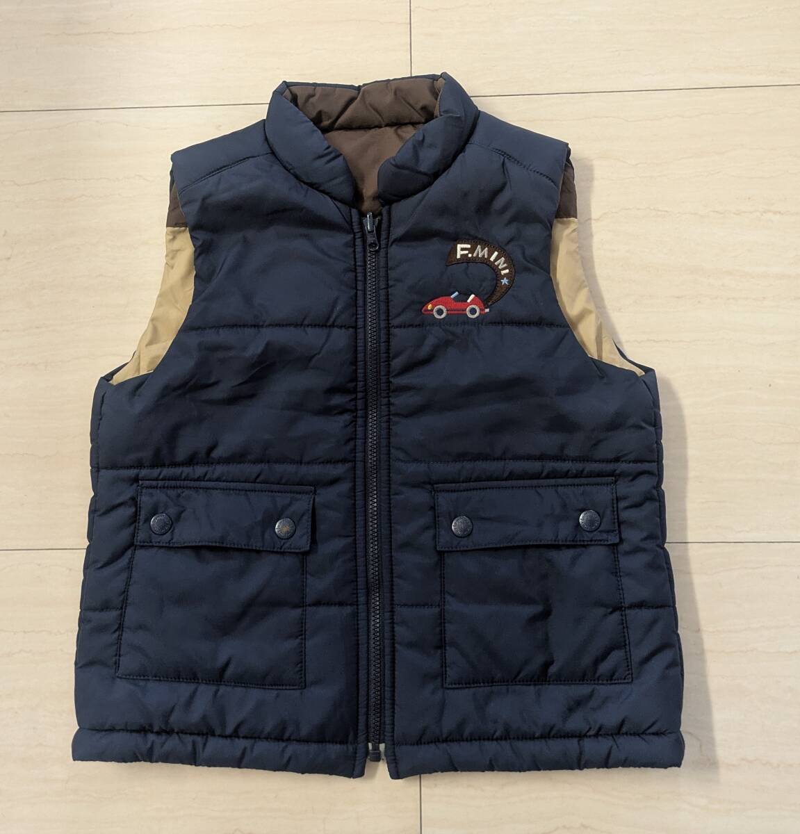 ファミリア　リバーシブル　中綿入り　ベストアウター　サイズ110_画像1