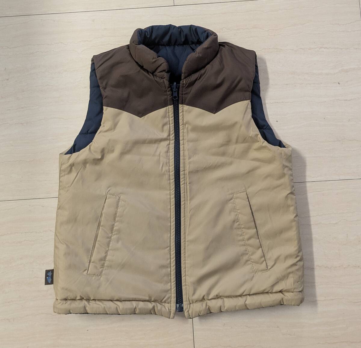 ファミリア　リバーシブル　中綿入り　ベストアウター　サイズ110_画像4