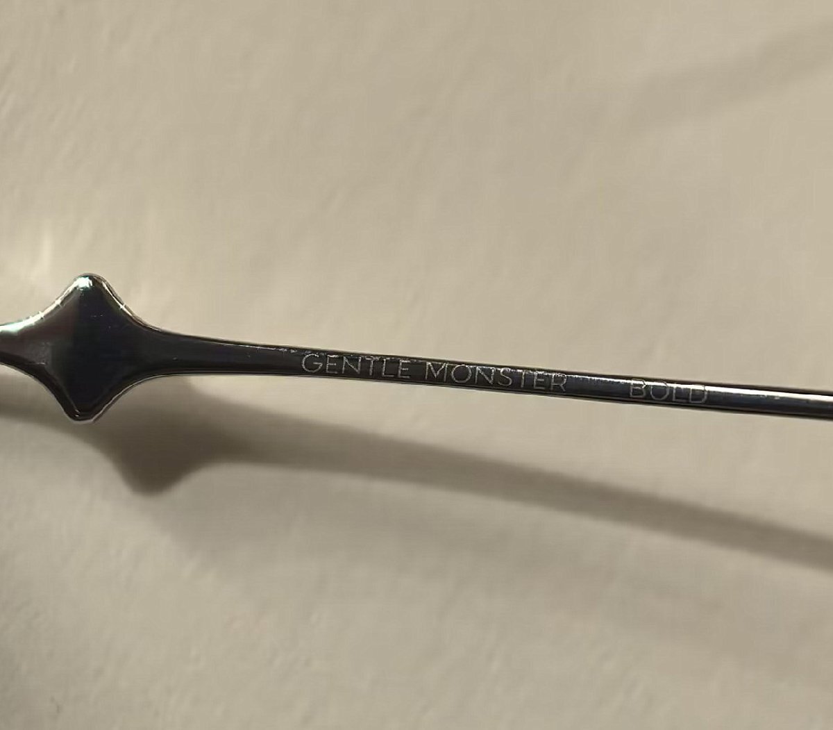 新品未使用※人気モデル*GENTLE MONSTER・ジェントルモンスター BOLD 登坂広臣 BTS 愛用・ブラック・サングラス・ブルー_画像5
