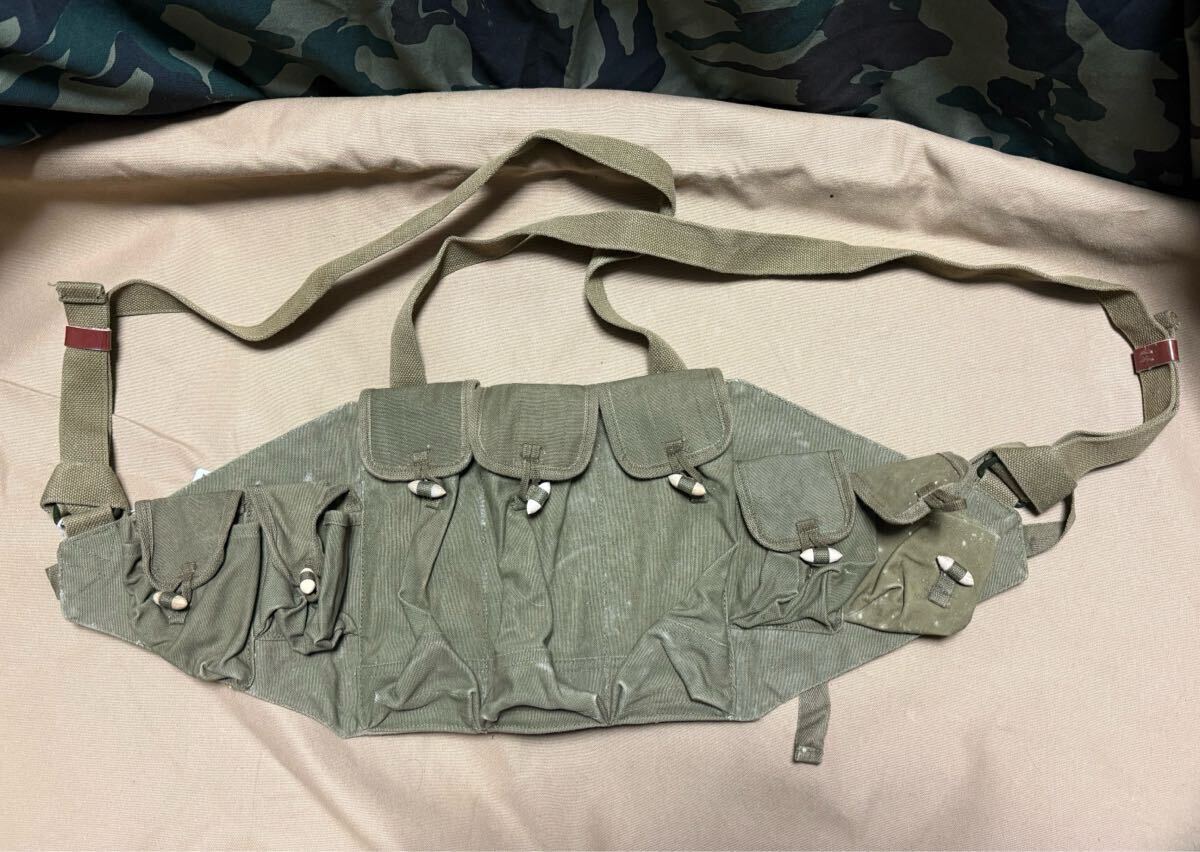 中国軍 中国人民解放軍 実物 五六式弾帯 56式弾帯 カーキ チェストリグ アフガン アフリカ アジア ベトナム戦争 ゲリラ AK47 AK74 AKM 1_画像1