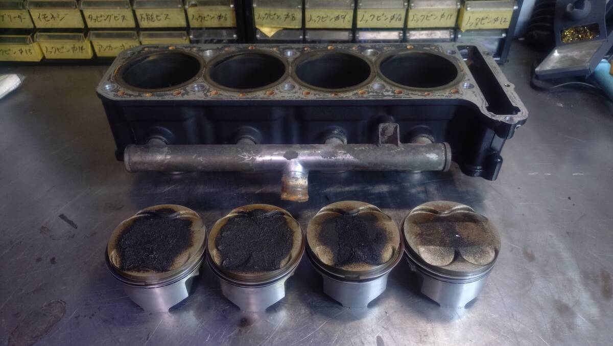 KAWASAKI　ZZR1100D　D4　シリンダー　ピストン　ZXT10D_画像1