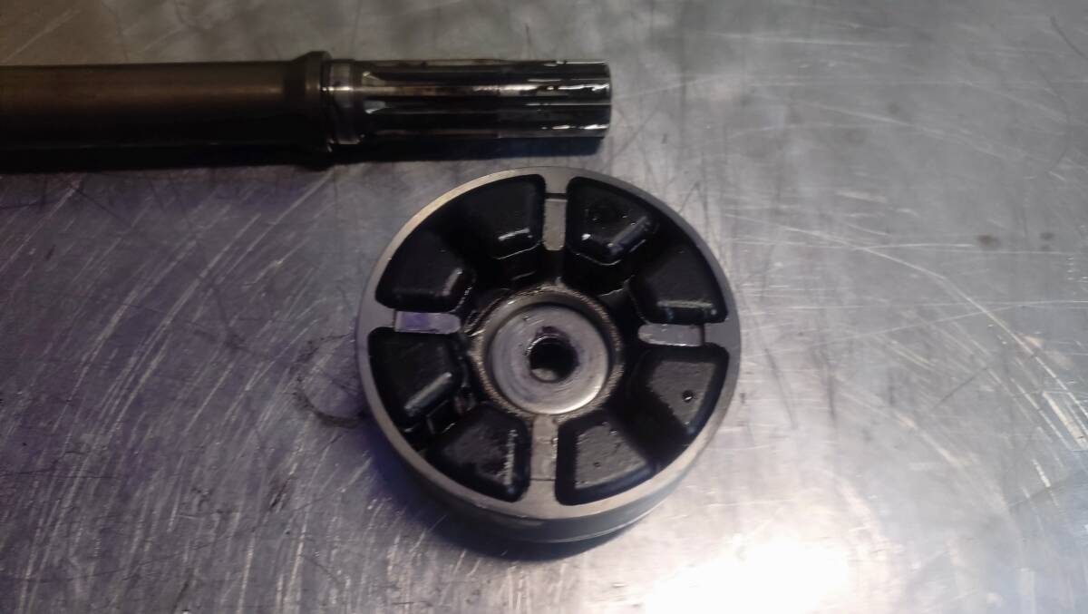 KAWASAKI　ZZR1100D　D4　ジェネレーターチェーン　シャフト　ZXT10D_画像2