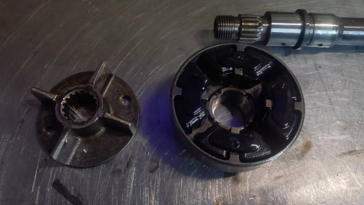 KAWASAKI　ZZR1100D　D4　ジェネレーターチェーン　シャフト　ZXT10D_画像3