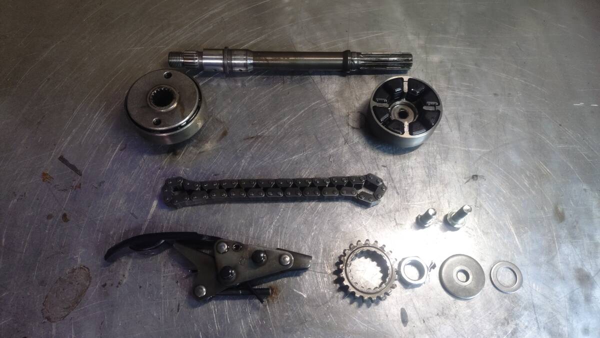 KAWASAKI　ZZR1100D　D4　ジェネレーターチェーン　シャフト　ZXT10D_画像1