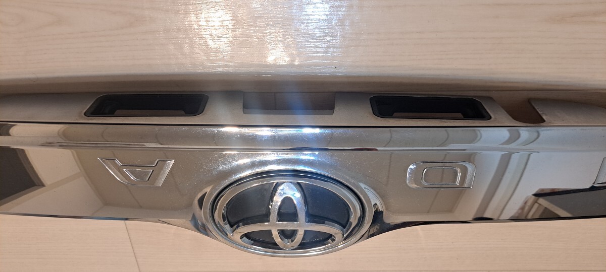 TOYOTA トヨタ NOAH ノア 80系 純正 バックドアガーニッシュ リアガーニッシュ 76811-28280 76801-28480 voxy_画像4