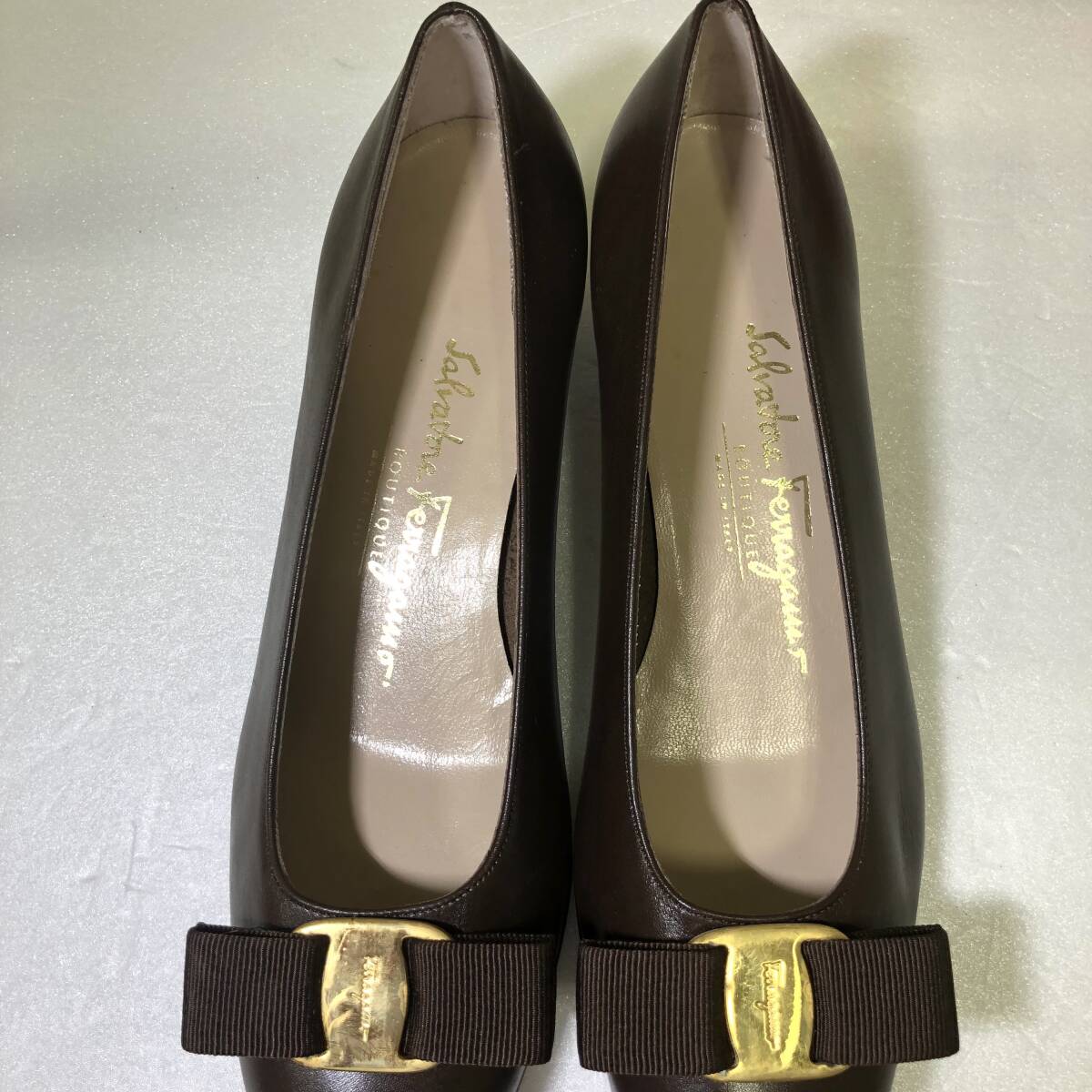  хорошая вещь Salvatore Ferragamo туфли-лодочки vala лента Brown с коробкой размер 7C 24cm соответствует кожа натуральная кожа Италия производства 