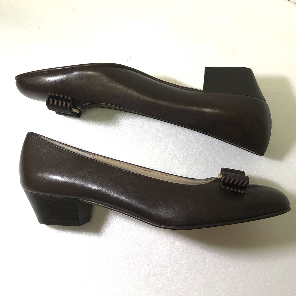  хорошая вещь Salvatore Ferragamo туфли-лодочки vala лента Brown с коробкой размер 7C 24cm соответствует кожа натуральная кожа Италия производства 
