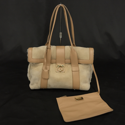  Salvatore Ferragamo мутон ручная сумочка gun chi-ni металлические принадлежности оттенок бежевого сумка * cloche to* ключ имеется 