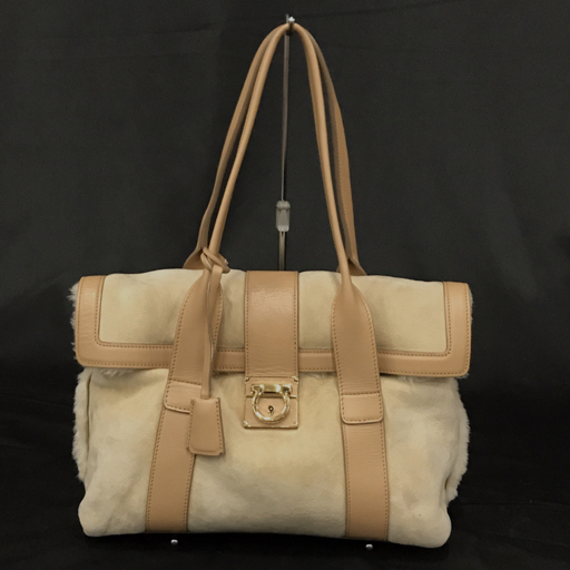  Salvatore Ferragamo мутон ручная сумочка gun chi-ni металлические принадлежности оттенок бежевого сумка * cloche to* ключ имеется 