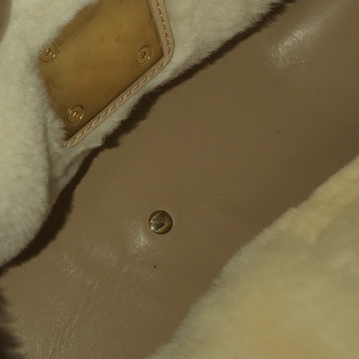  Salvatore Ferragamo мутон ручная сумочка gun chi-ni металлические принадлежности оттенок бежевого сумка * cloche to* ключ имеется 