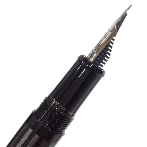 プラチナ 万年筆 スターウォーズ ダースベイダー ペン先14K 細字F カートリッジ式 付属品あり PLATINUM_画像3