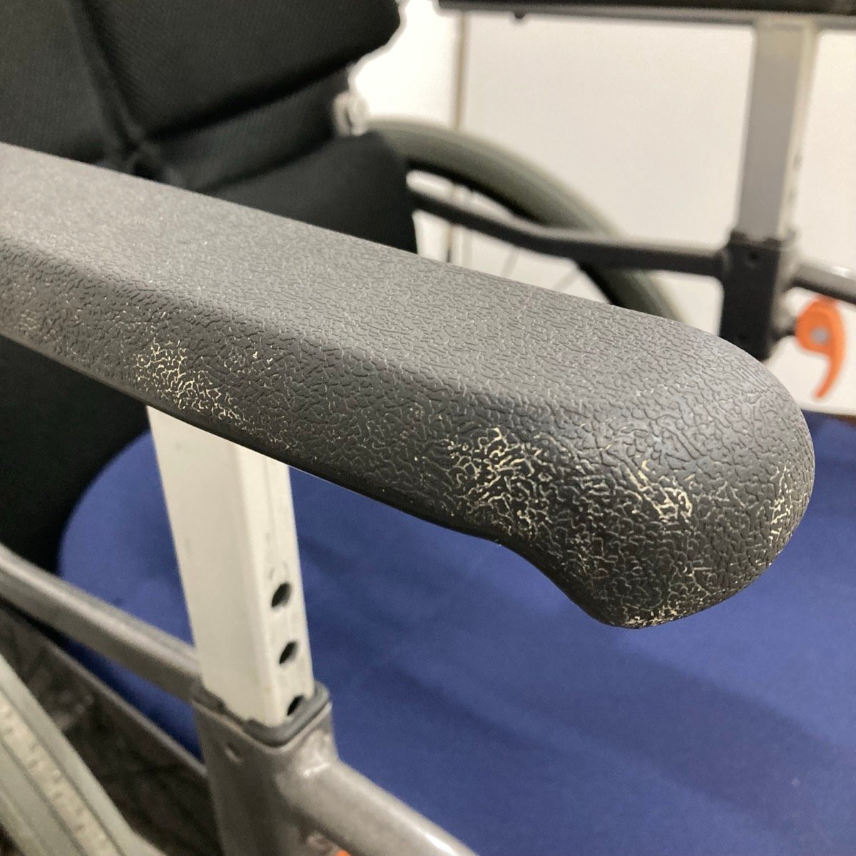 店頭受取のみ フロンティア アクトモア ヴィーボ 介助式 介護(hù) 歩行補(bǔ)助 リハビリ 車椅子 車いす[D8410]