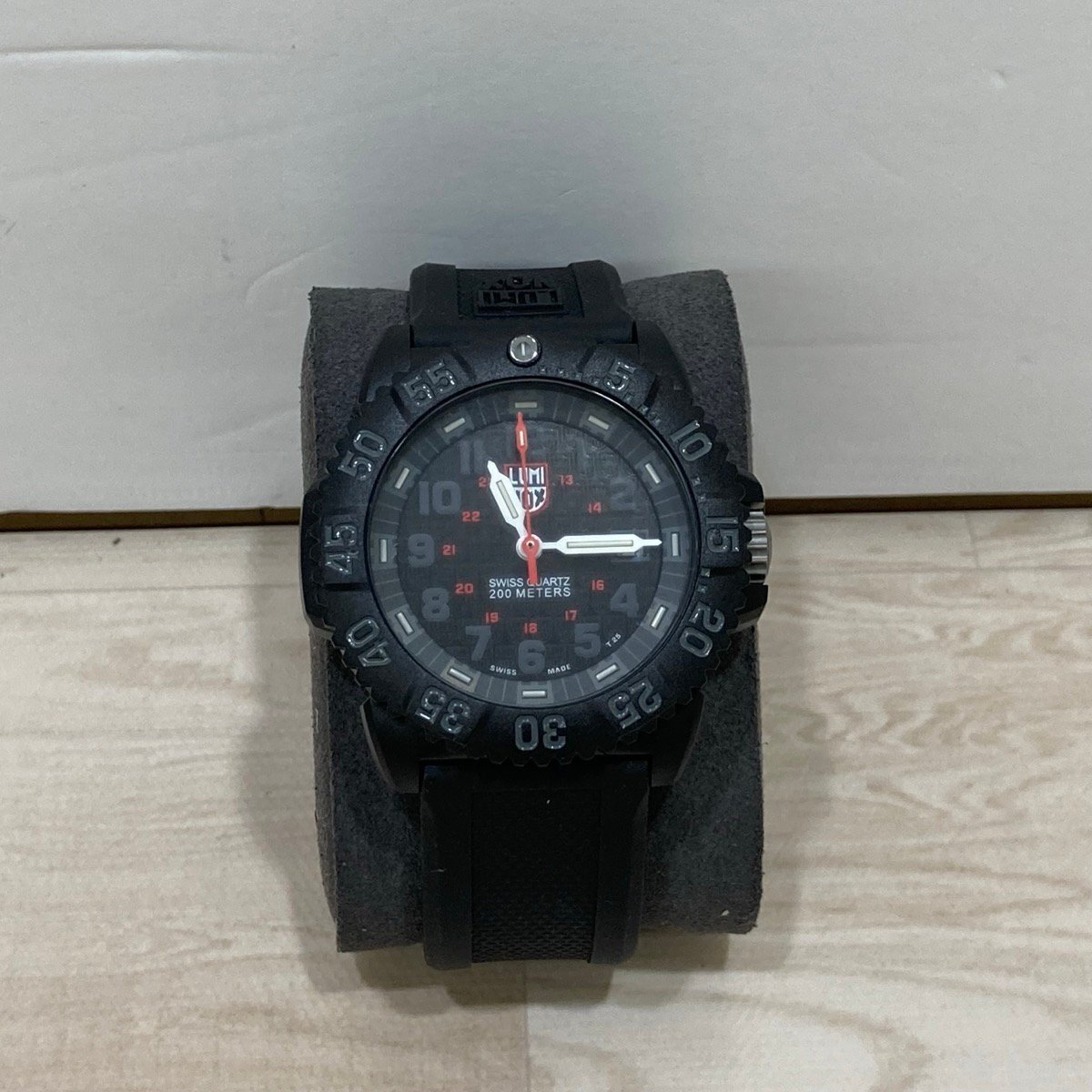 送料185円 LUMINOX ルミノックス SERIES 3050/3950 メンズ 腕時計 QZ クォーツ デイト 稼働品[E0425]_画像1