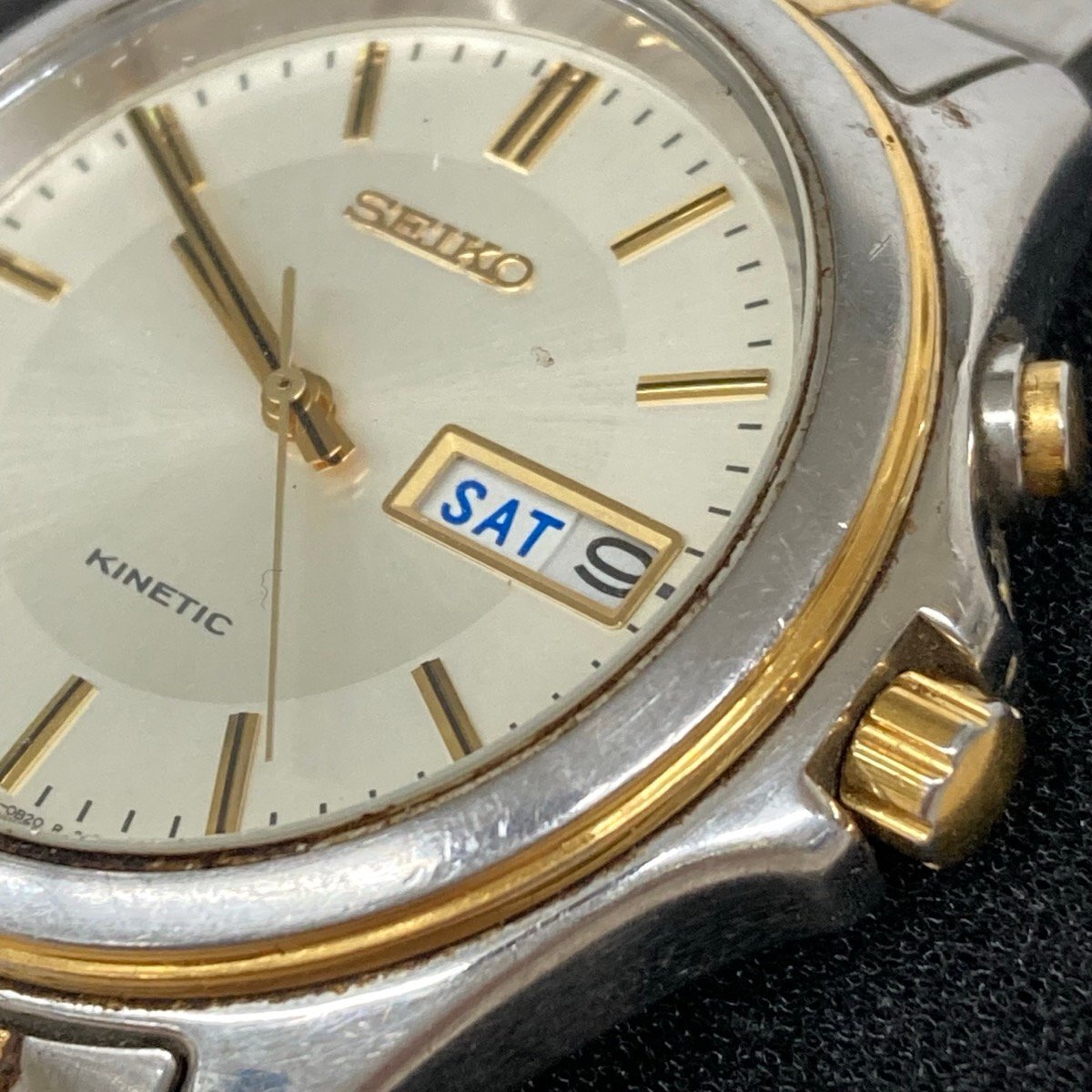 送料185円 電池切れ SEIKO セイコー KINETIC キネティック 5M63-0B10 メンズ 腕時計 オートクォーツ デイデイト 白文字盤[C10548]_画像5