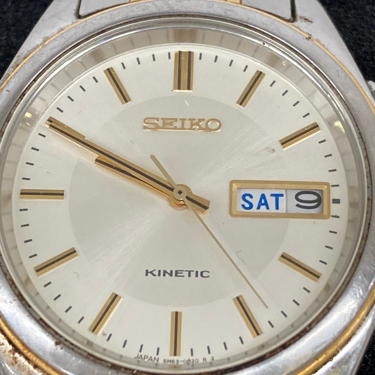 送料185円 電池切れ SEIKO セイコー KINETIC キネティック 5M63-0B10 メンズ 腕時計 オートクォーツ デイデイト 白文字盤[C10548]_画像6