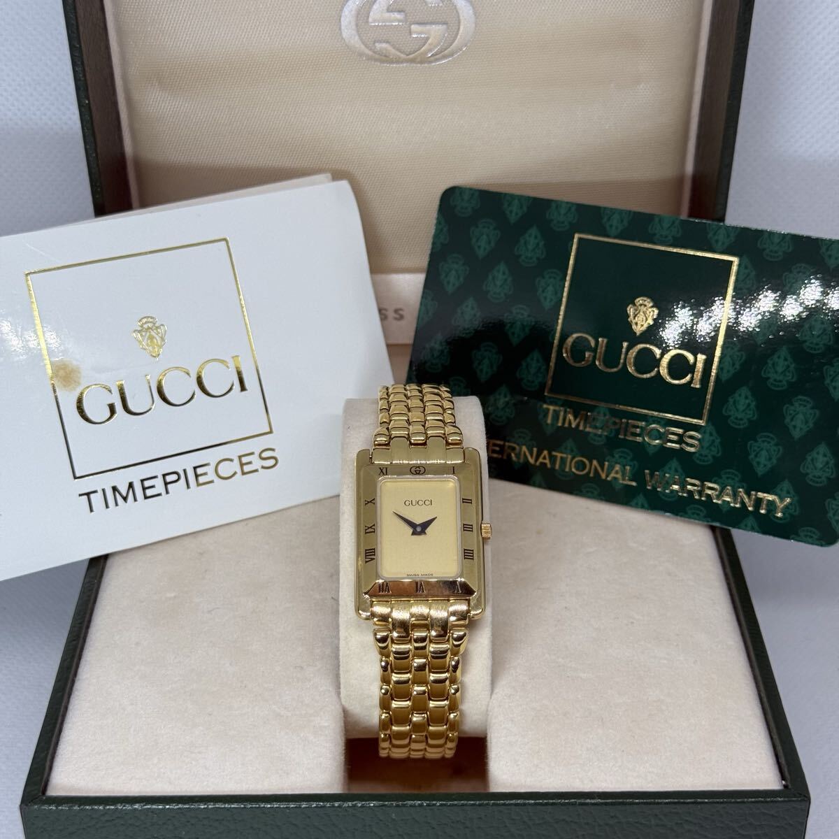 GUCCI グッチ 腕時計 ゴールド クォーツ 4200L 箱付 ゴールドカラー QZ レディース ボーイズ 現状品 保証書付_画像1