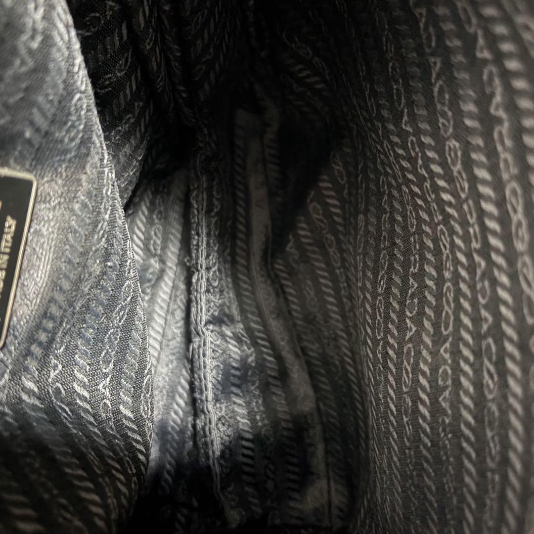 【正規品】PRADA プラダ ショルダーバッグ 肩掛け 斜め掛け レザー 切り替え ブラック 黒 ナイロン レザー 三角ロゴ メンズ レディース_画像9