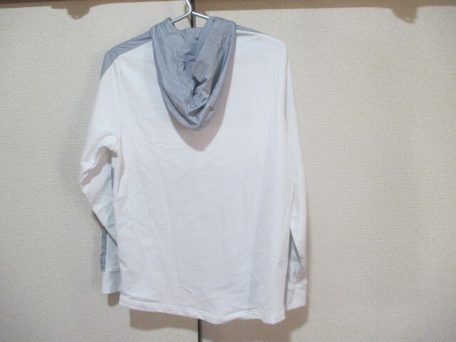 ★MD■アンダーアーマー/UNDER ARMOUR■長袖 ハーフジップ パーカー■白系■used●送料無料● _画像2