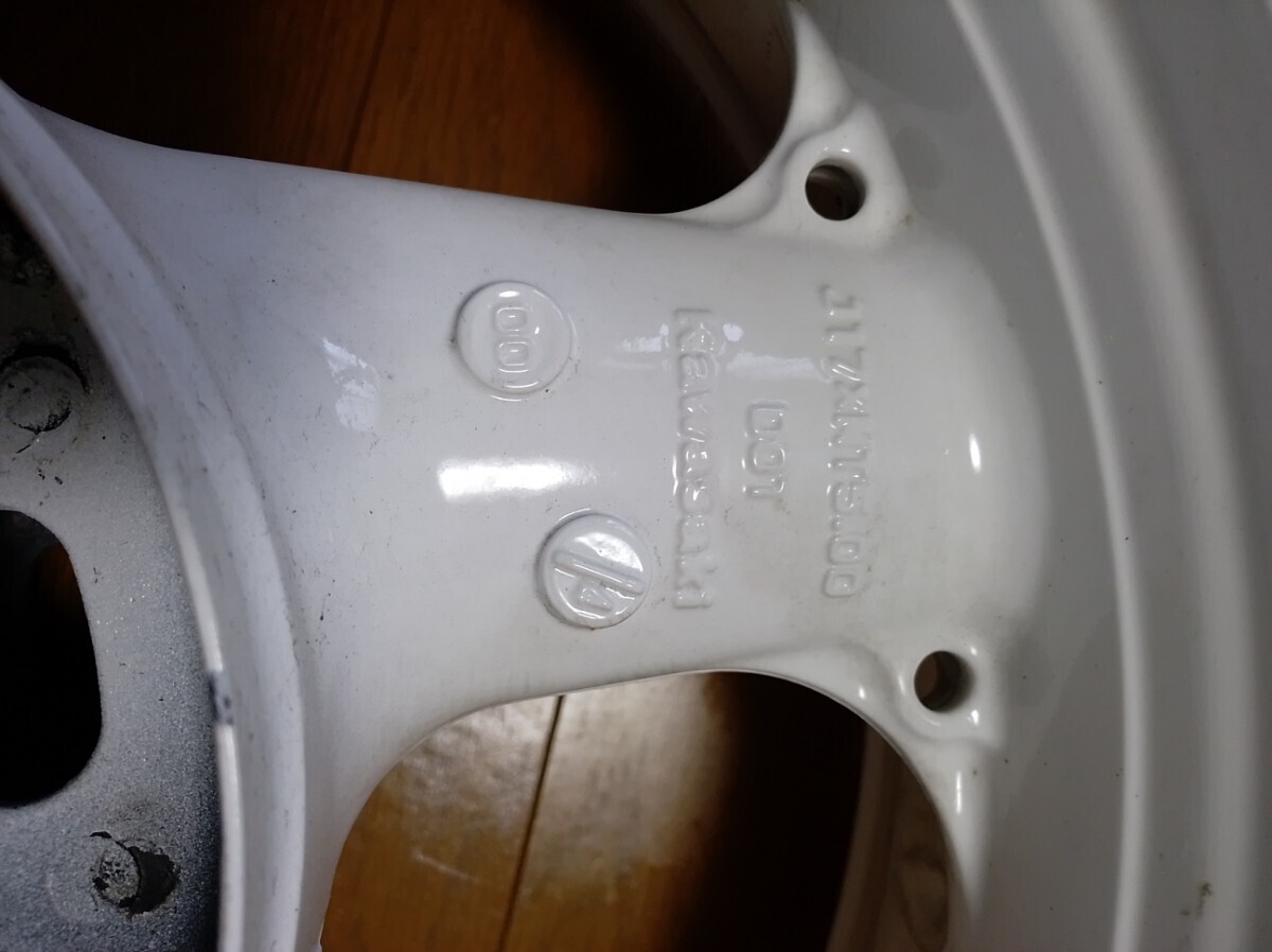 Kawasaki ZRX1100 заднее колесо белый