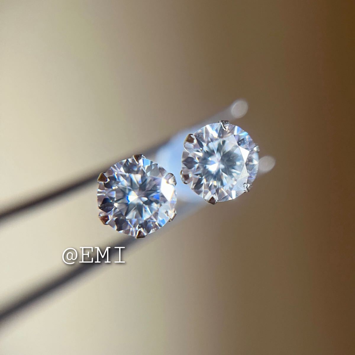Pt900 モアッサナイトダイヤモンド　H&C　0.90カラット　ピアス　DIAMOND_画像2